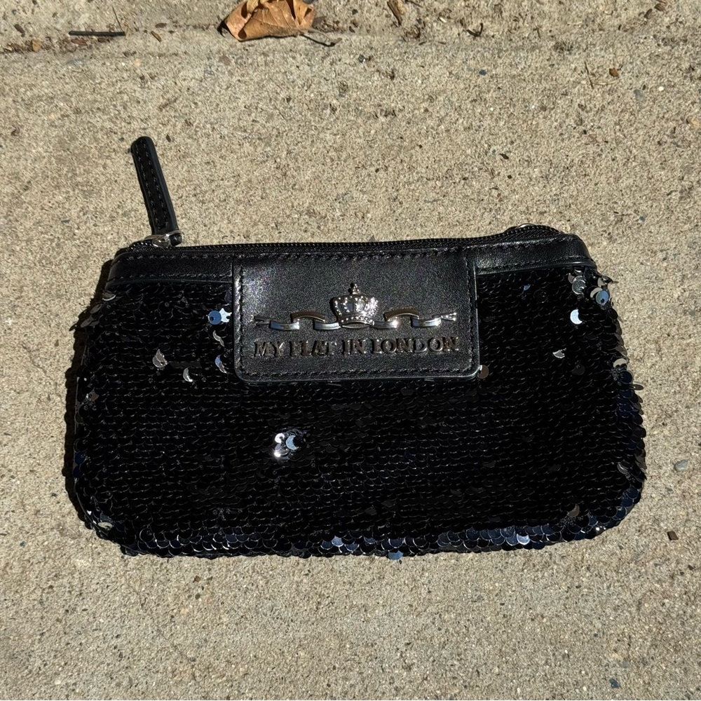 My Flat‎ in London Shimmering Elegant Black/Silver Sequin Clutch